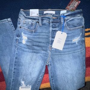 Never worn! Skinny stretch jeans!